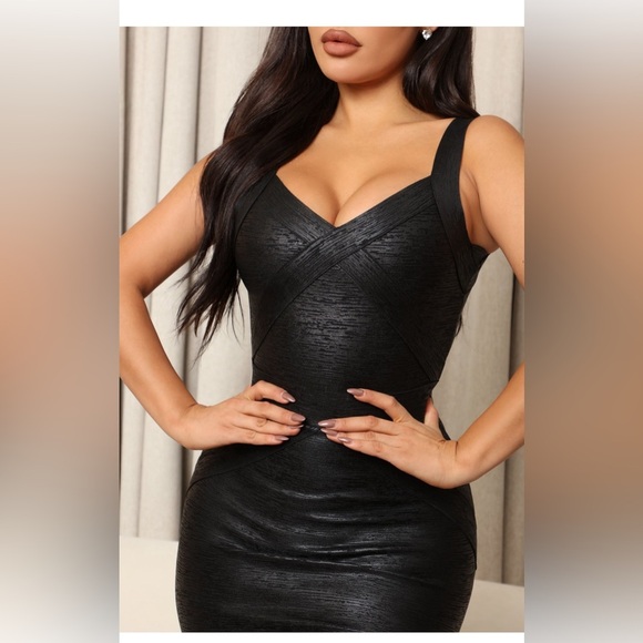 Fashion Nova Mermaid Dress Black - Picture 3 of 5